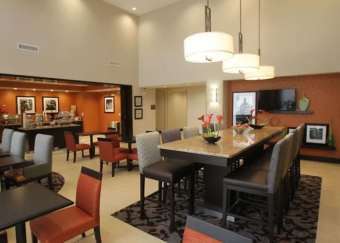 Central hotel: Hampton Inn & Suites Seneca-Clemson Area