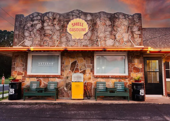 Cheap hotels Rockwood Motor Court