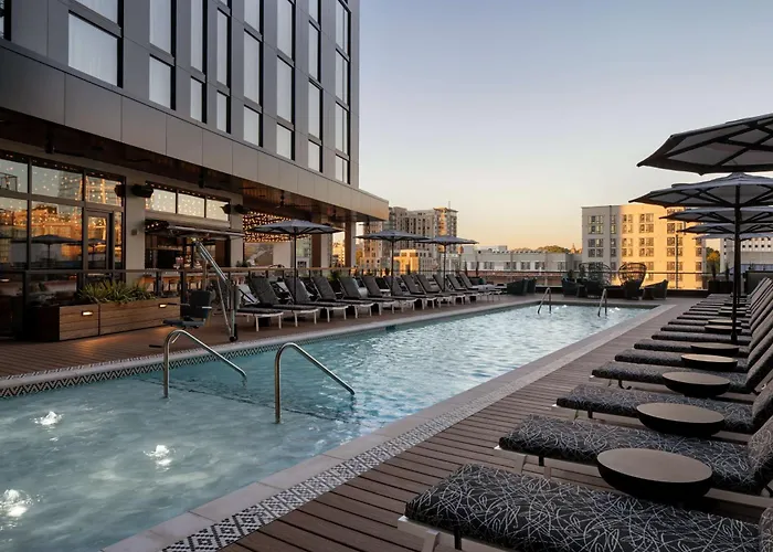 5 star hotel: Hotel Fraye Nashville, Curio Collection By Hilton