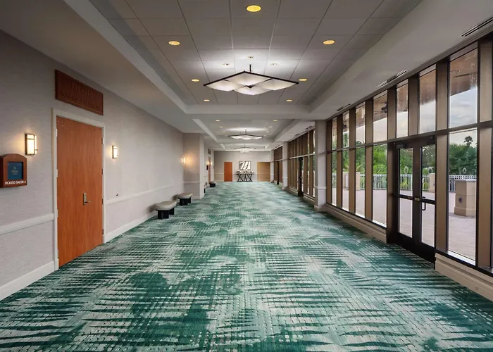 Hotel with view: Hilton St. Petersburg Carillon Park