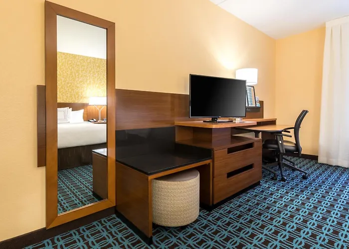 Pet Friendly hotel: Fairfield Inn & Suites By Marriott Asheville Tunnel Road