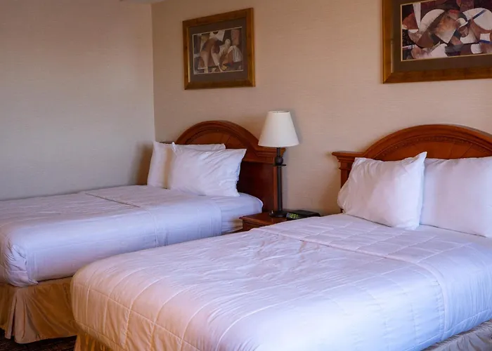 Hotel suites Topeka At City Center