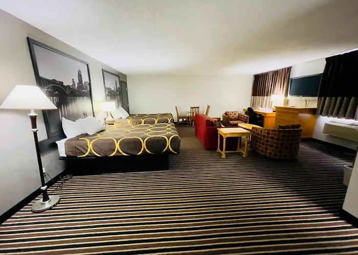 Super 8 By Wyndham Shakopee