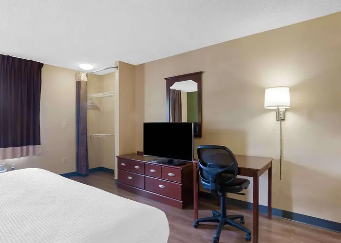 Hotel near College: Extended Stay America Suites - Santa Rosa - North