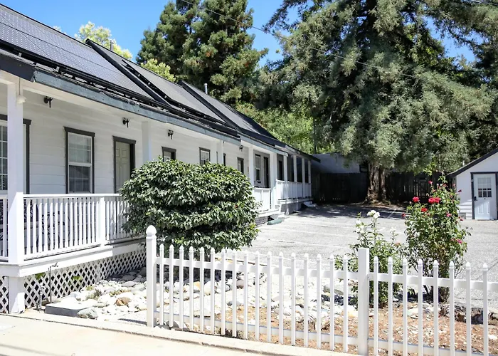 Hotel with view: Sierra Mountain Inn