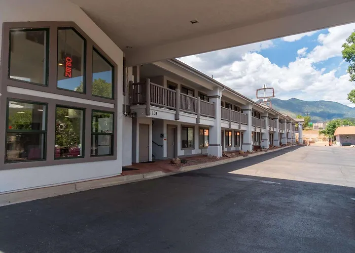 Family Hotel: Quality Inn & Suites Manitou Springs At Pikes Peak