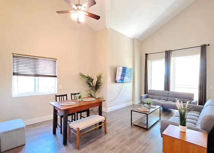 Venetian La Jolla 2 Bedroom Condo Luxury Furnished Near Beach And Utc Mall