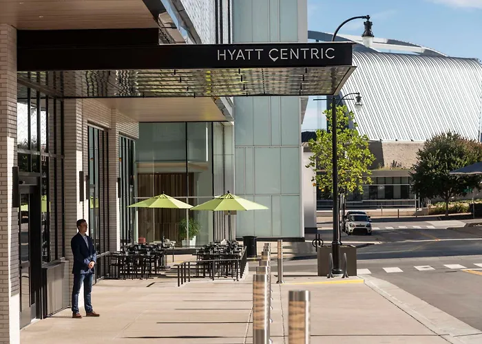 5 star hotel: Hyatt Centric Downtown Nashville