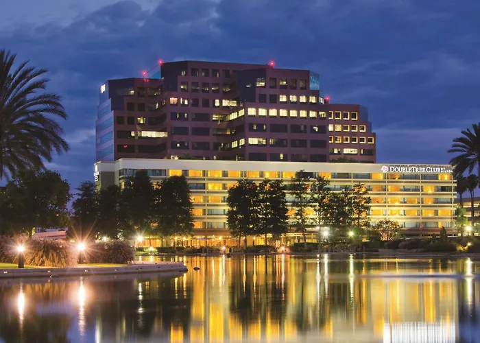 Beach hotel: Doubletree By Hilton Orange County Airport