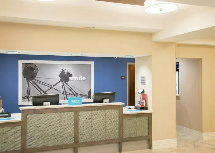 Hampton Inn & Suites Coliseum