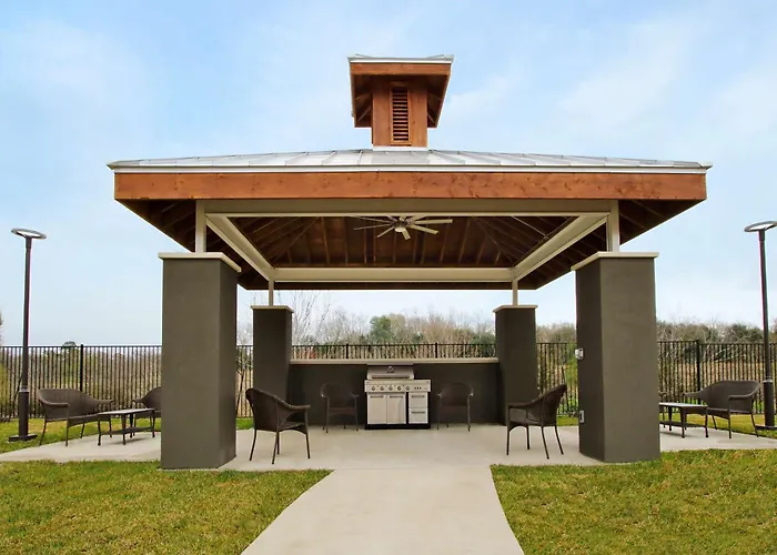 Dog friendly hotels Home2 Suites By Hilton Beaumont, Tx