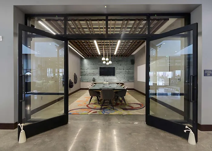 Luxury hotel only: Canopy By Hilton Memphis Downtown
