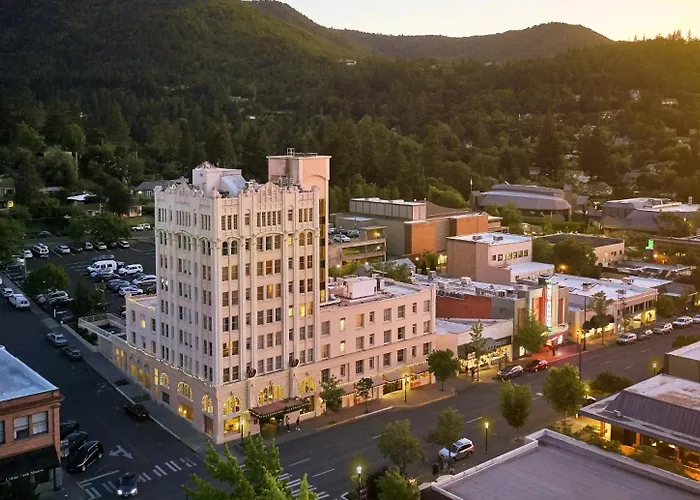 Romantic hotel: Ashland Springs Hotel