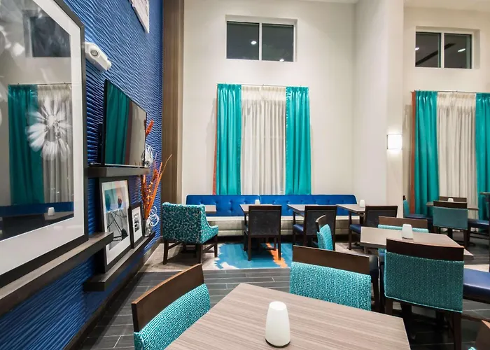 Hampton Inn&Suites Orlando near SeaWorld