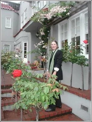 B&B: My Rosegarden Guest Rooms