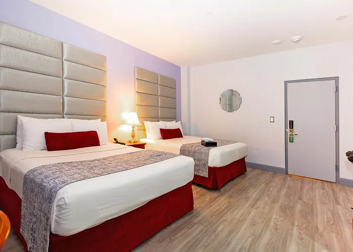 Beach hotel: Hotel St. James