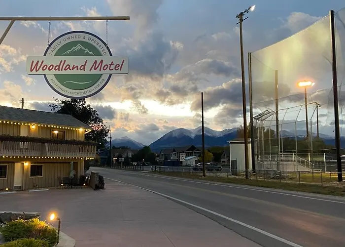 Woodland Motel