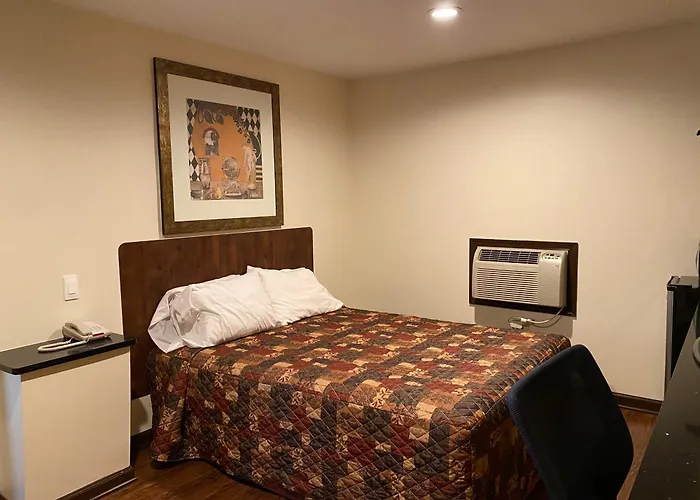 Cheap hotel: Budget Inn