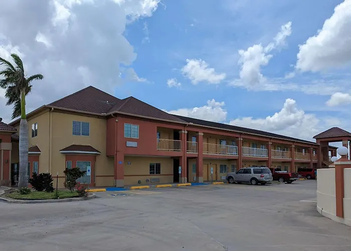 Hotel near College: Quality Inn Brownsville