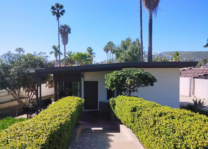 Hotel near College: Hotel Quintas Papagayo