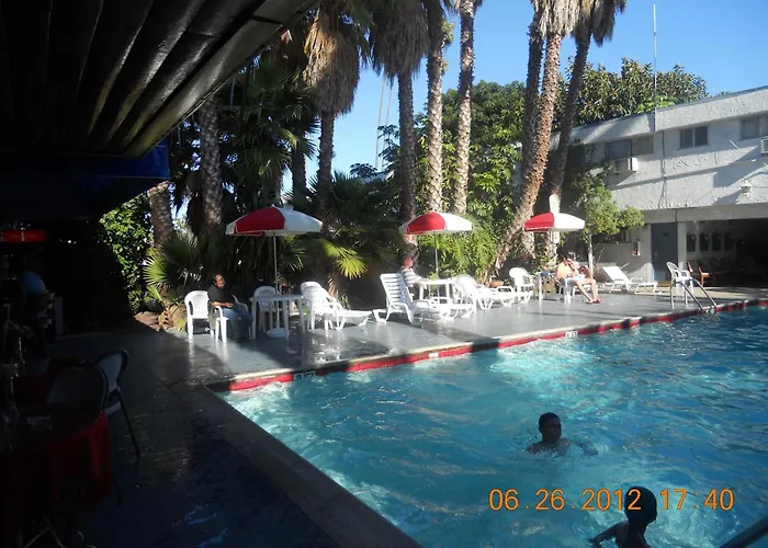 Tradewinds Airport Hotel