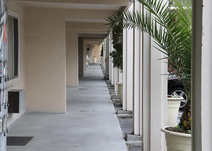 Resort: Caravelle Inn Extended Stay