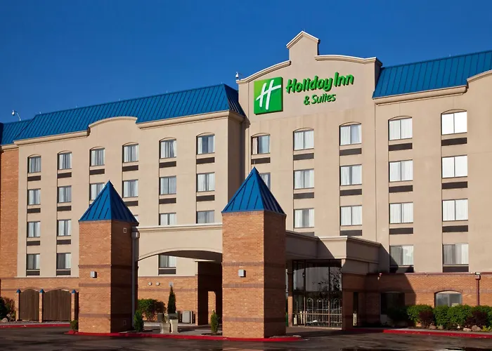 Beach hotel: Holiday Inn Hotel & Suites Council Bluffs By Ihg