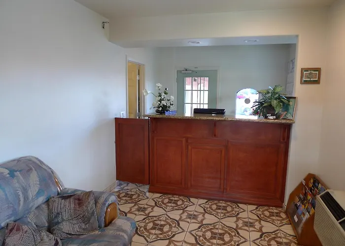 Hotel near College: Budget Inn Morgan Hill