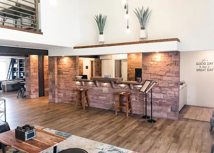 Luxury hotel only: Red Sands Hotel