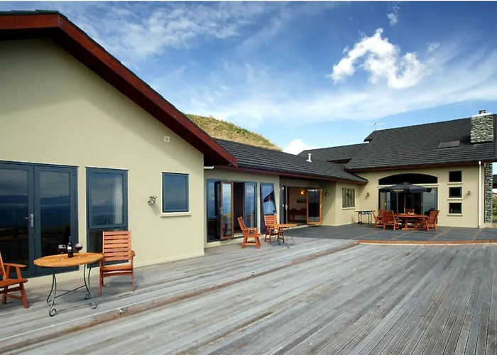 B&B only: Parautane Lodge