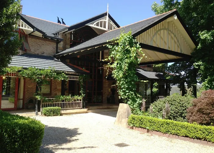 Luxury hotel only: Echoes Boutique Hotel & Restaurant Blue Mountains