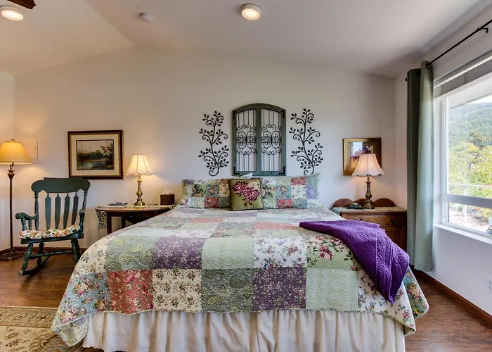 Beach hotel: Ocean Cove Inn