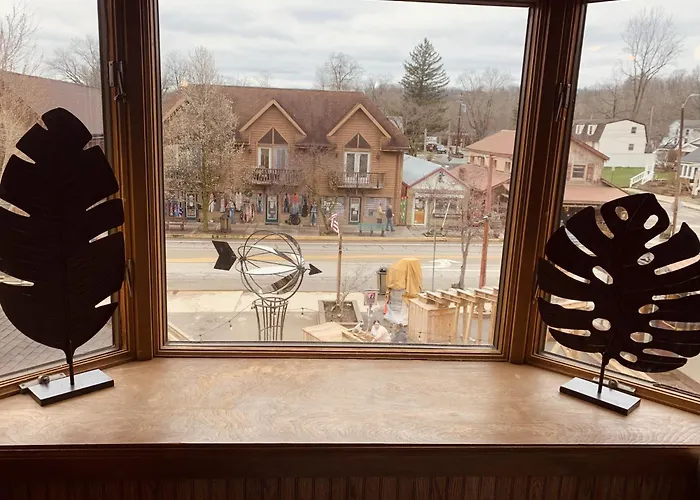 Vacation rental: The Iris Garden Downtown Cottages And Suites