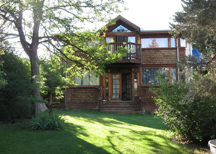 B&B only: Mystic Portal 420 Guesthouse