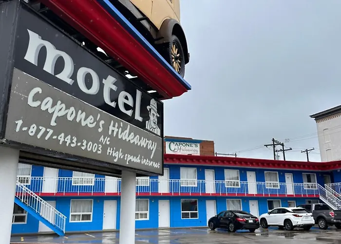 Capone'S Hideaway Motel