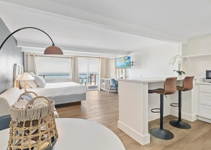 Seagull Beachfront Inn