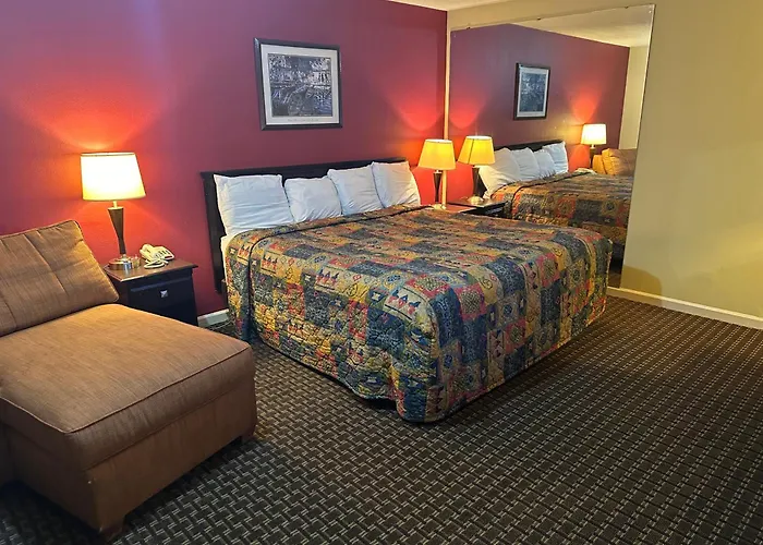 Family Hotel: Royal Inn - Anniston