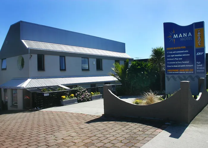 AAA Mana Motel