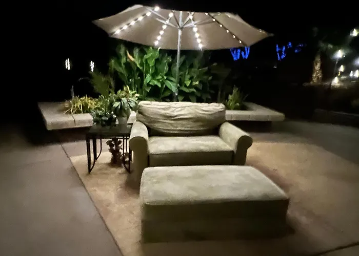 Hotel near College: The Oasis