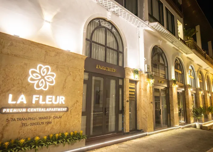 Family Hotel: La Fleur Premium Central Apartment Hotel