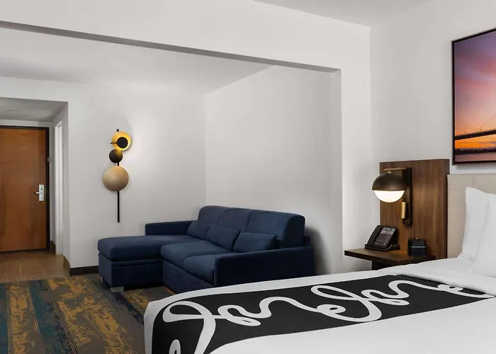 Pet Friendly hotel: La Quinta By Wyndham Kennewick