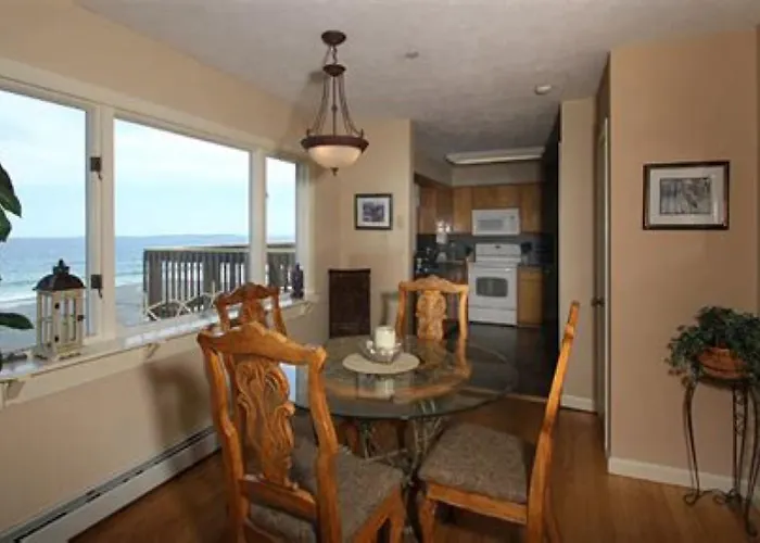 Resort: The Skylark Beach Inn