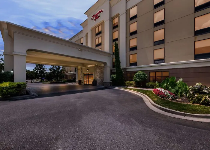 Hotel near College: Hampton Inn Chattanooga-North
