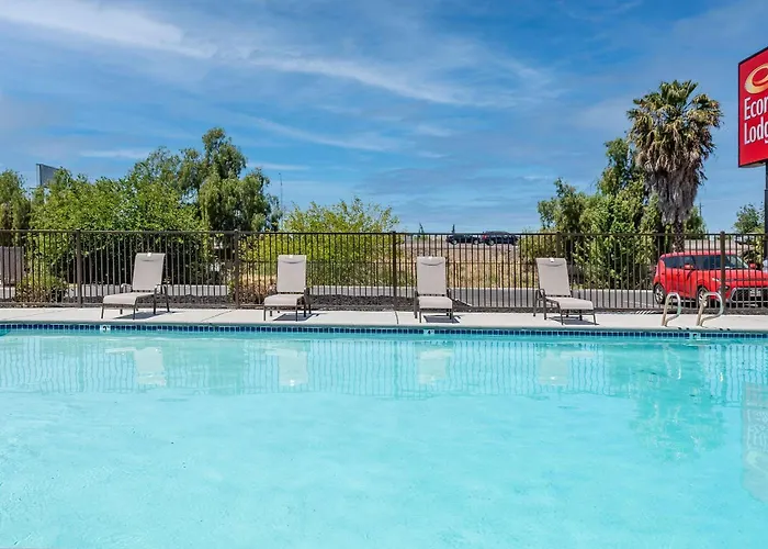 Vacation rental: Econo Lodge Stockton Near I-5 Fairgrounds