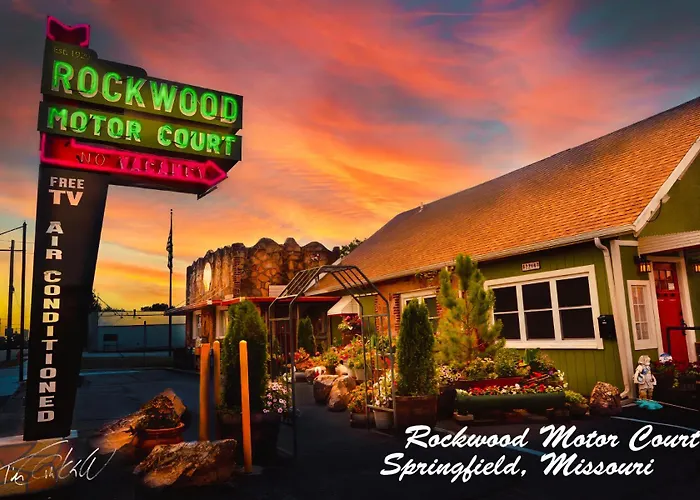 Cheap hotels Rockwood Motor Court