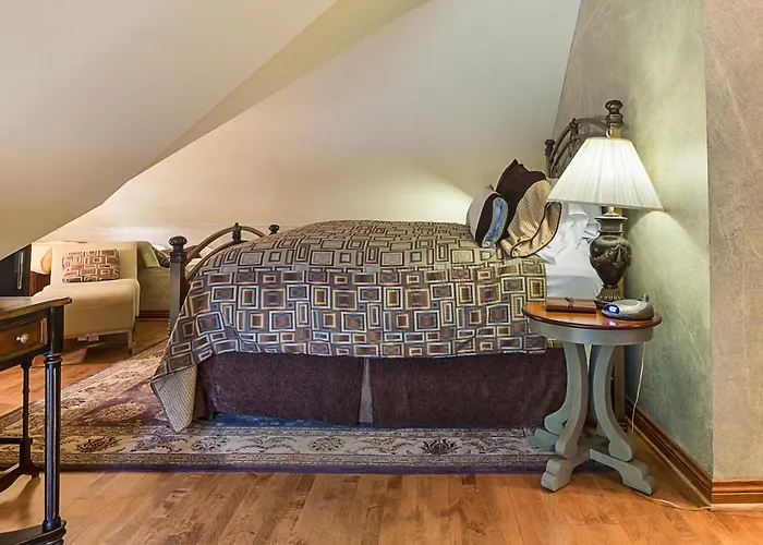 Luxury hotel only: Historic Webster House Bed And Breakfast Inn