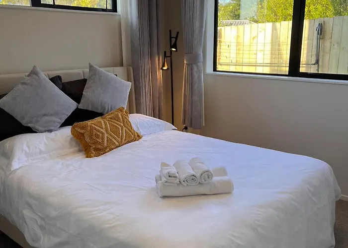 Villa: New Greenhithe Cozy Flat