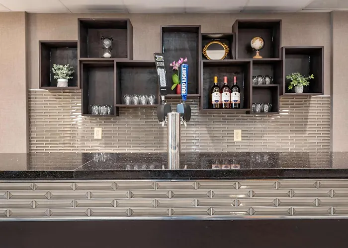 Family Friendly Hotels Drury Inn & Suites Champaign