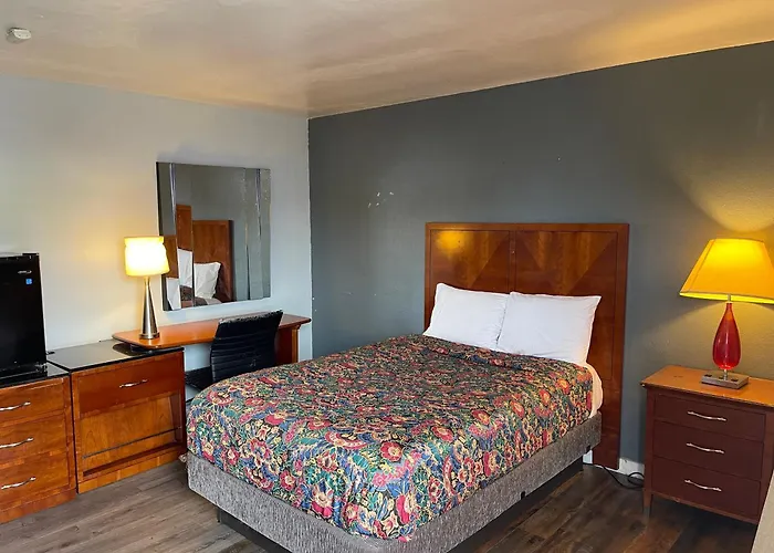 Sunny Sands Inn