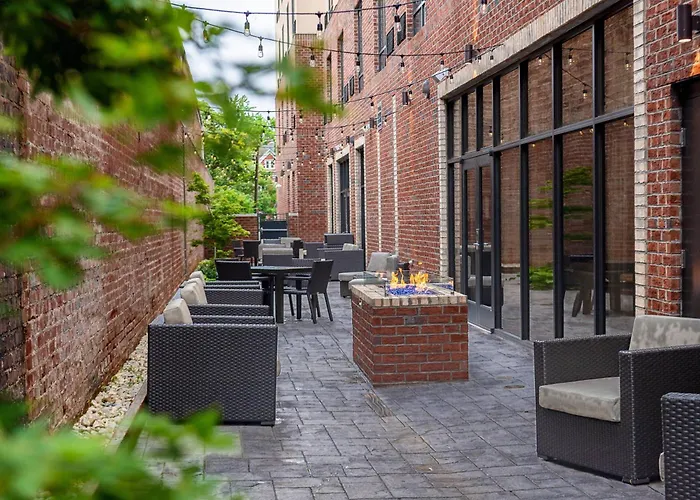 Сity center hotels Courtyard Winston-Salem Downtown